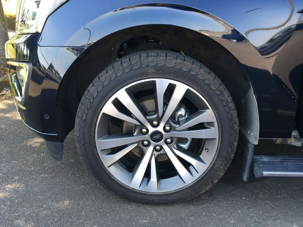Used 2021 Blue Ford Platinum image 37