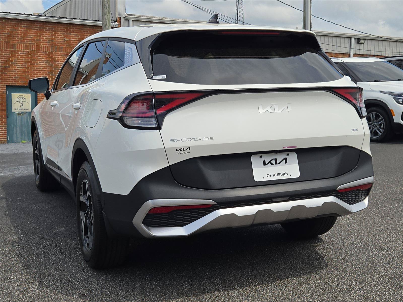 2025 Kia Sportage LX - Photo 9