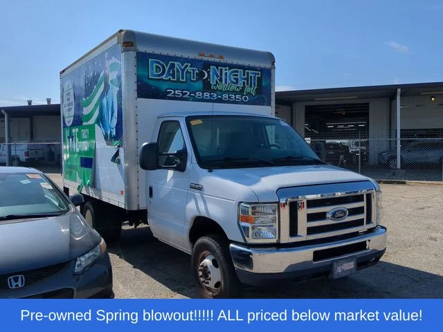 Used 2017 White Ford XL image 6