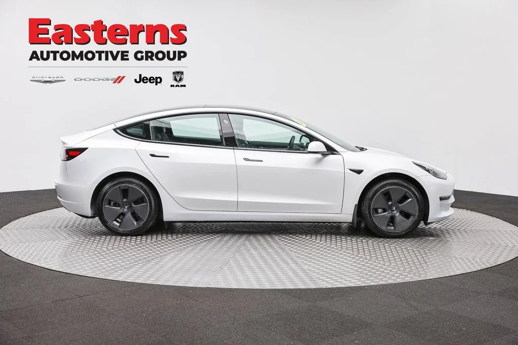 Used 2021 White Tesla Standard Range Plus image 4