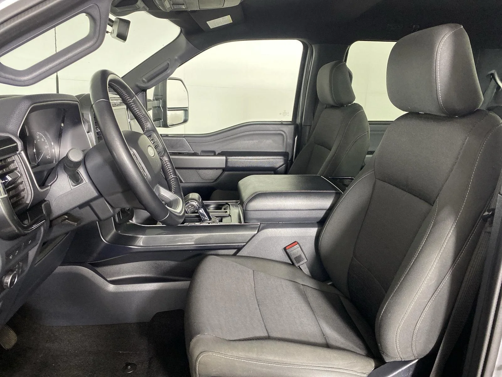 Used 2022 Iconic Silver Ford XLT image 11