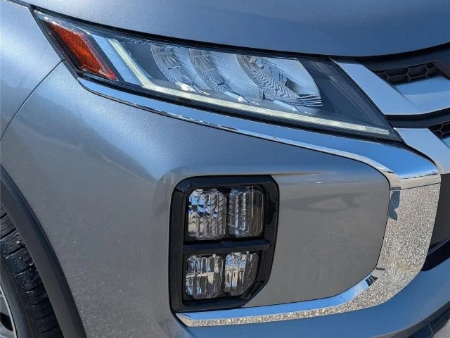 Used 2024 Silver Mitsubishi S image 5