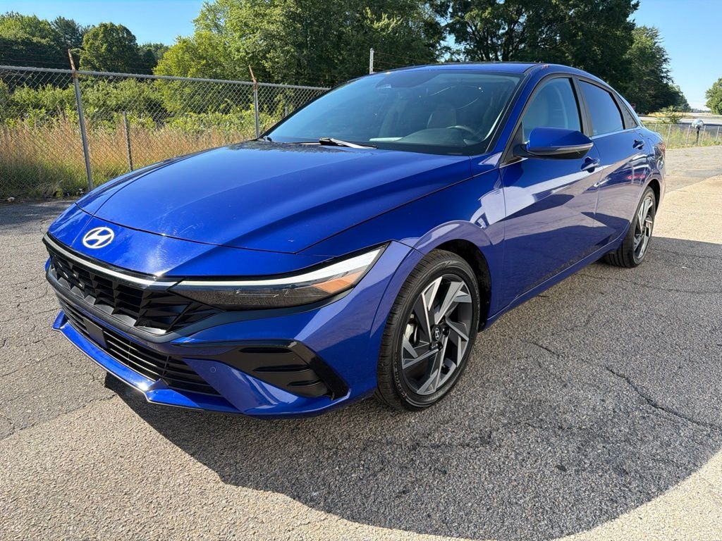 2024 Hyundai Elantra Limited - Photo 7