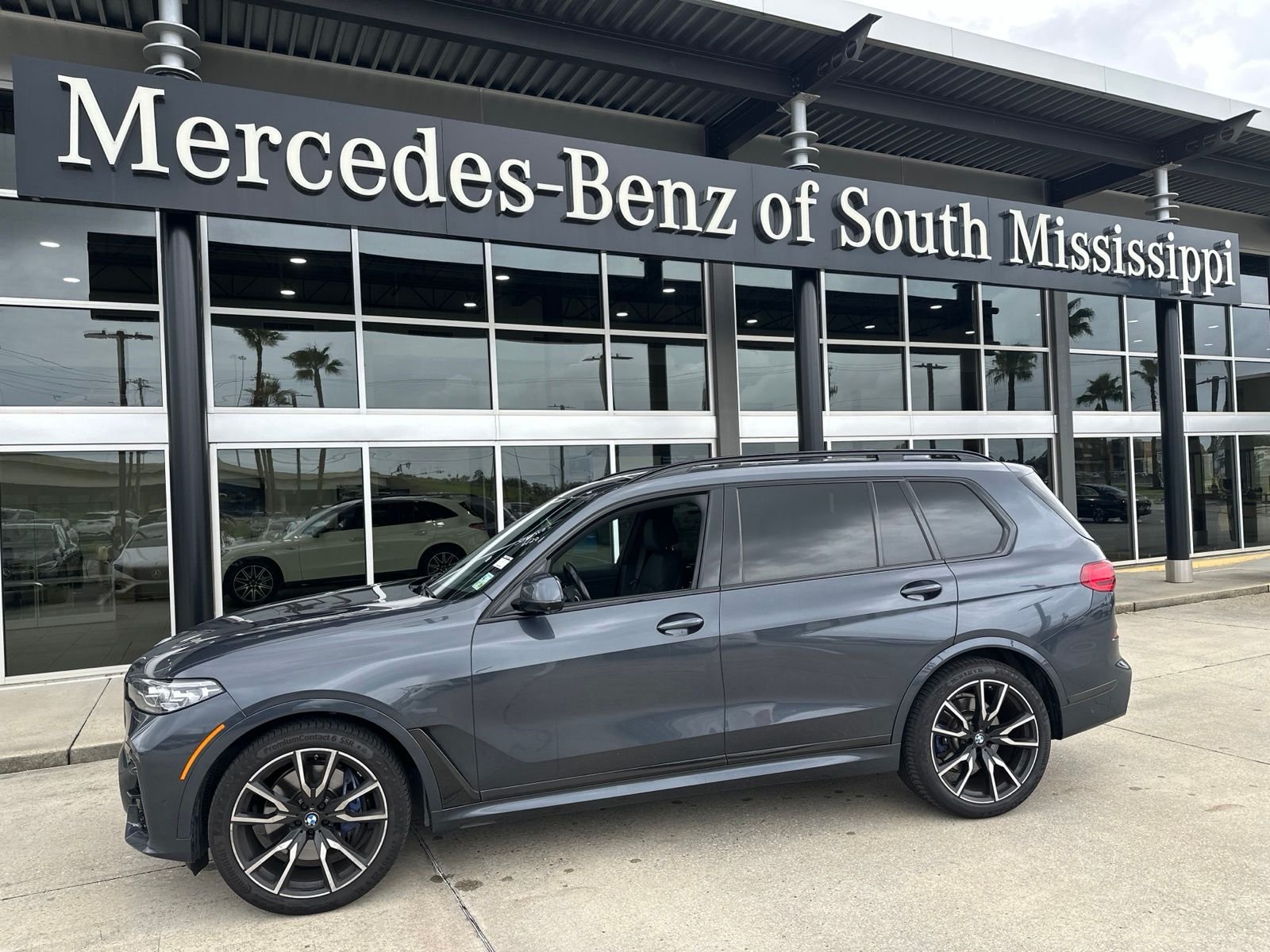 2021 BMW X7 xDrive40i's photo