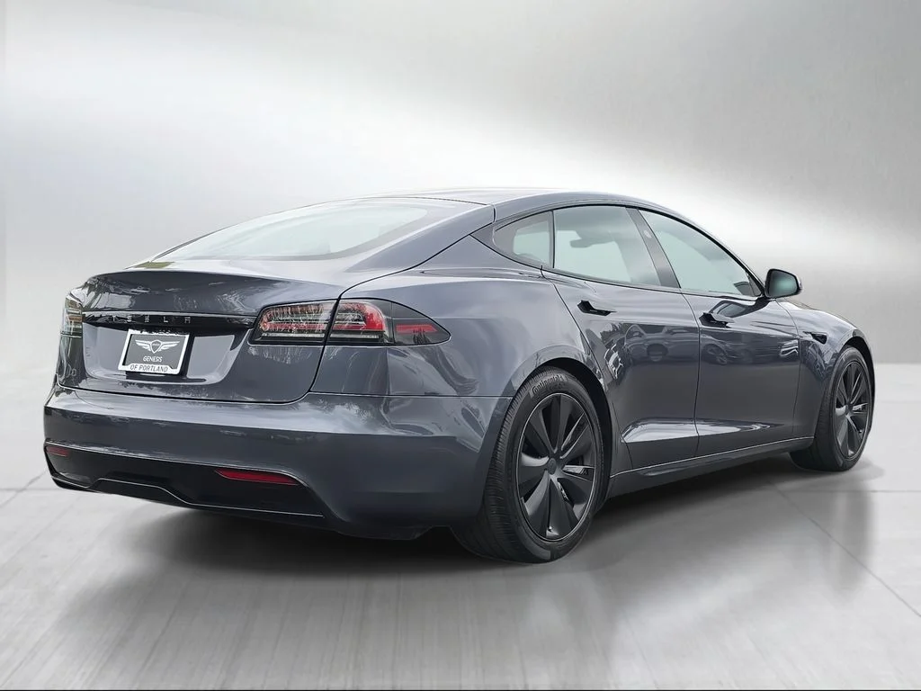 Used 2023 Stealth Gray Tesla  image 3