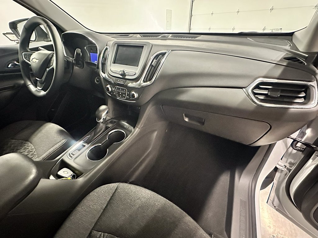 Used 2023 White Chevrolet LT image 28