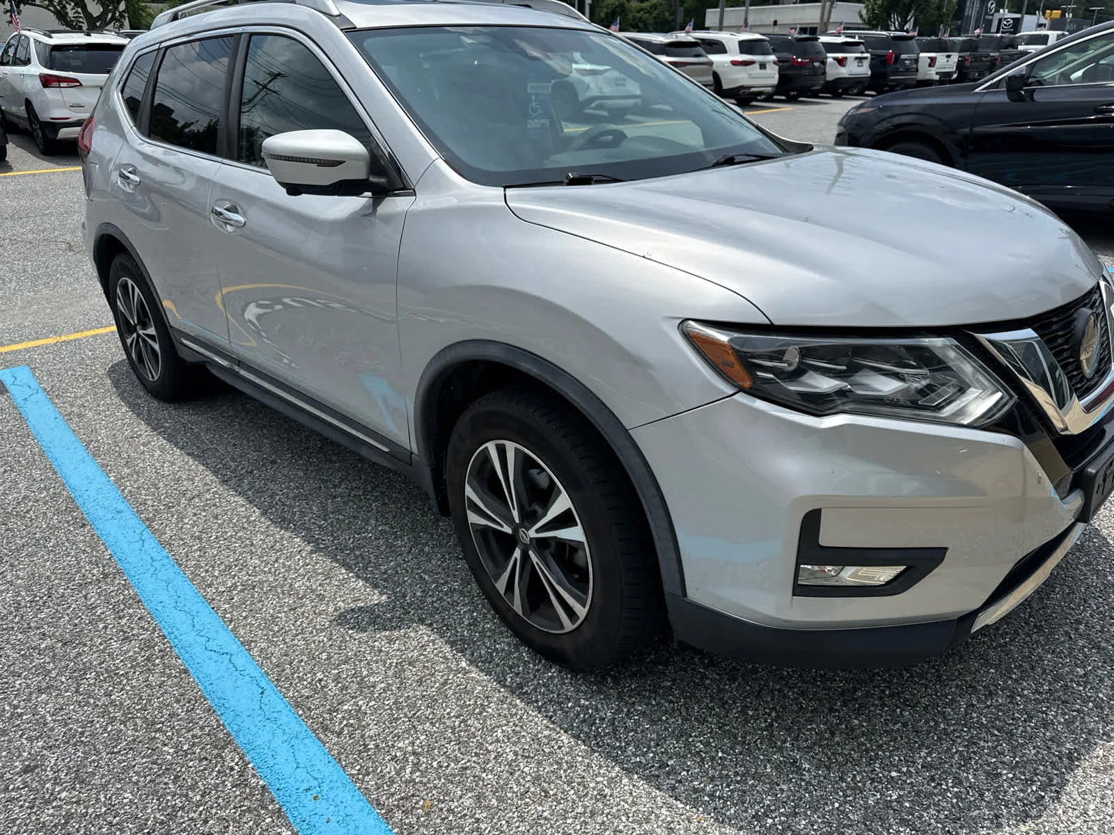 Used 2018 Brilliant Silver Nissan SL image 2
