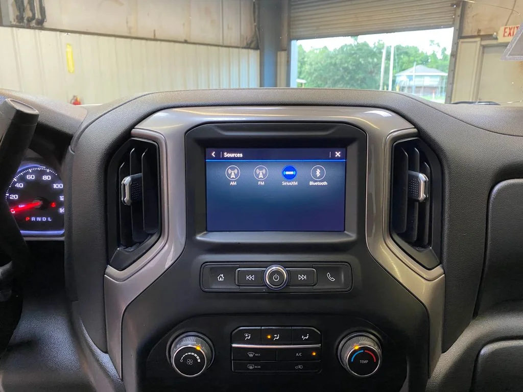 Used 2022 Silver Chevrolet Custom image 38