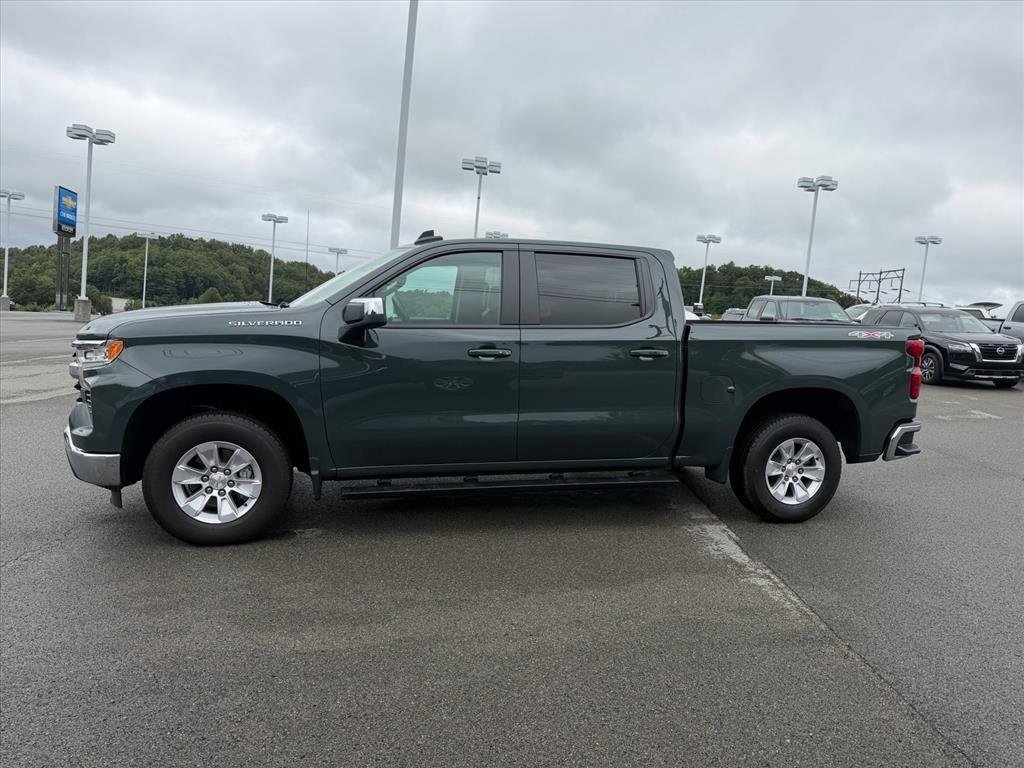 Used 2026  CHEVROLET RST image 2