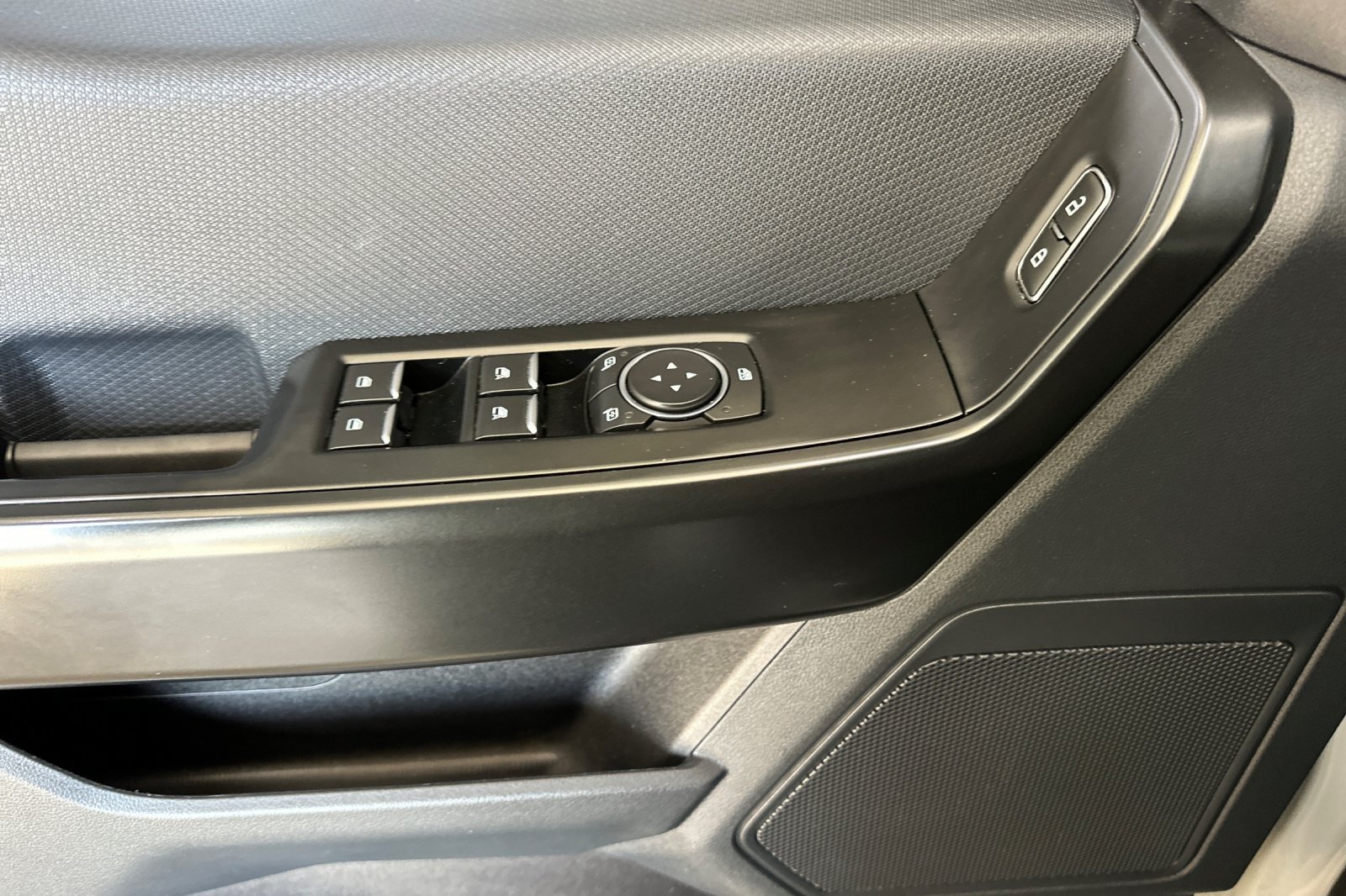 Used 2022 White Ford XL image 10