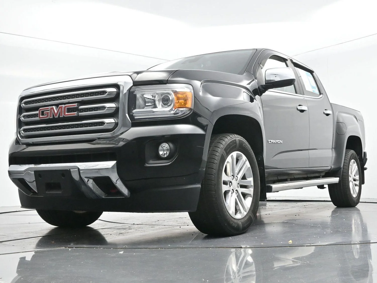 Used 2019 Onyx Black GMC 4WD SLT image 50