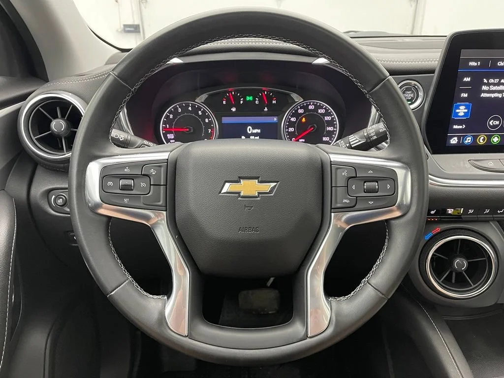 Used 2024 Summit White Chevrolet 3LT image 20