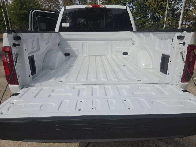 New 2026 Oxford White Ford XLT image 24