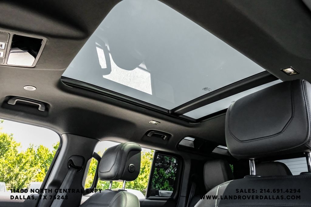 Used 2024 Black Land Rover V8 image 20
