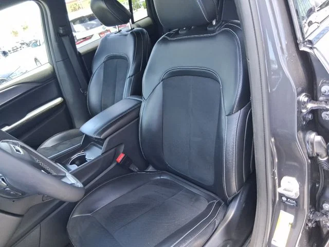 Used 2024 Gray Jeep Altitude image 14