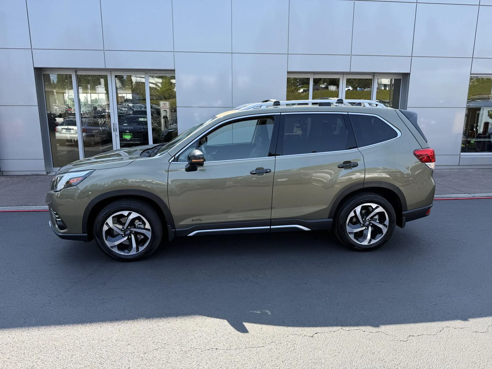Used 2024 Autumn Green Metallic Subaru Touring image 2