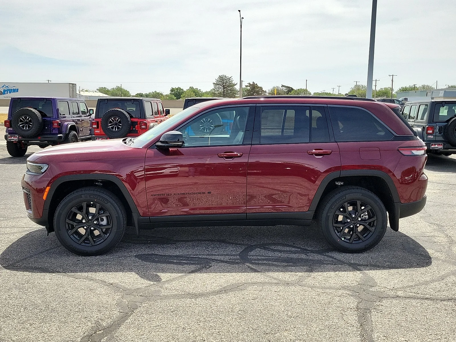 New 2026 Velvet Red Pearlcoat Jeep LAREDO ALTITUDE 4X4 image 2