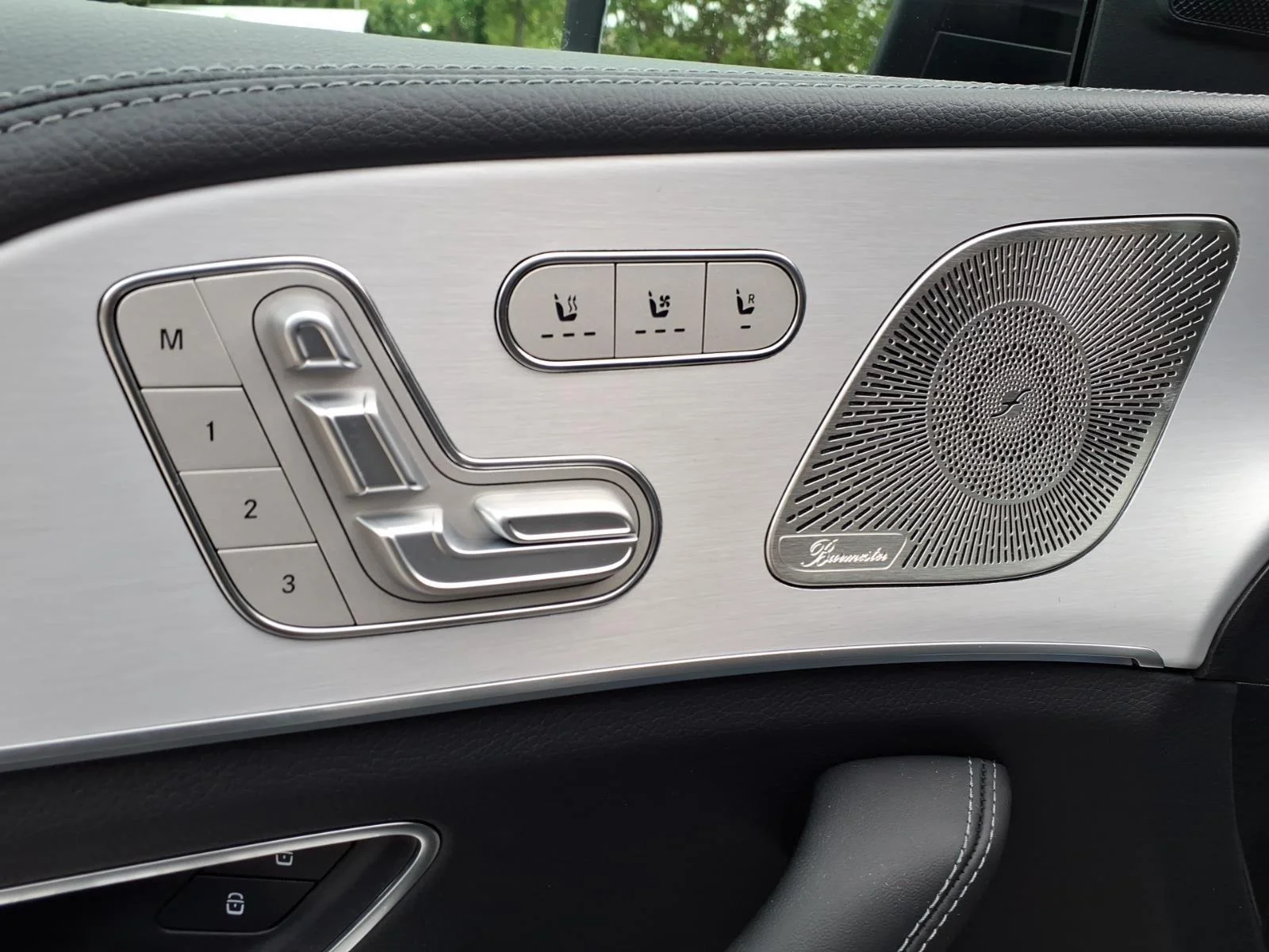 New 2026 MANUFAKTUR Alpine Grey Mercedes-Benz AMG® GLE 53 image 13