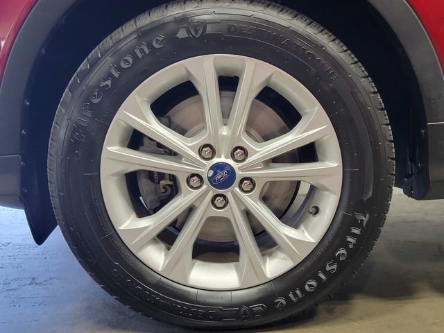 Used 2018 Red Ford SE image 9