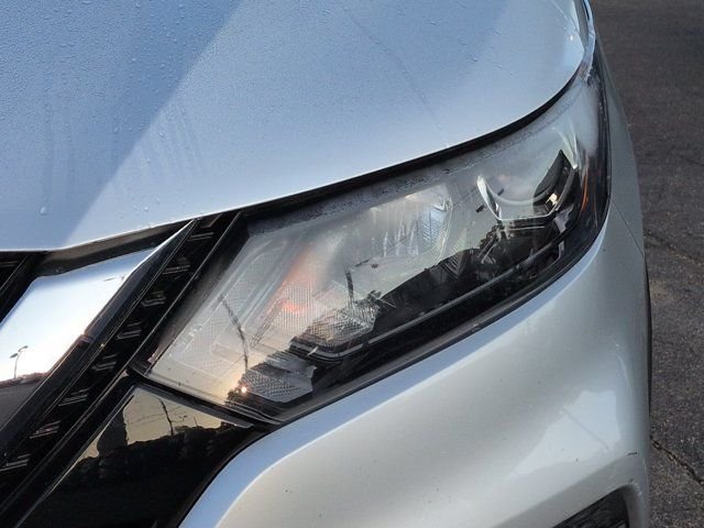 Used 2021 Silver Nissan S image 10
