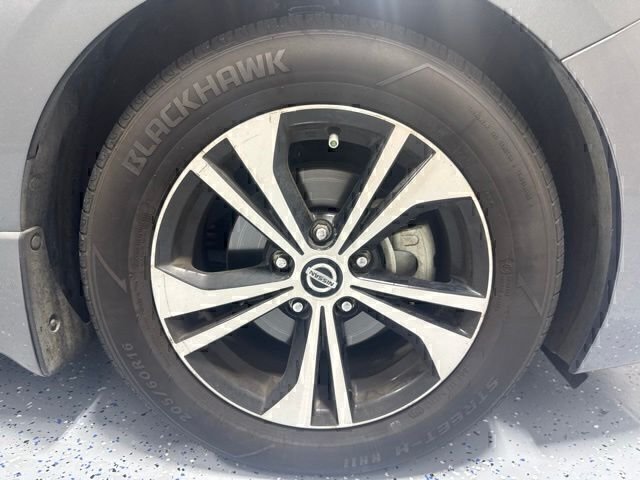 Used 2021 Gray Nissan SV image 4