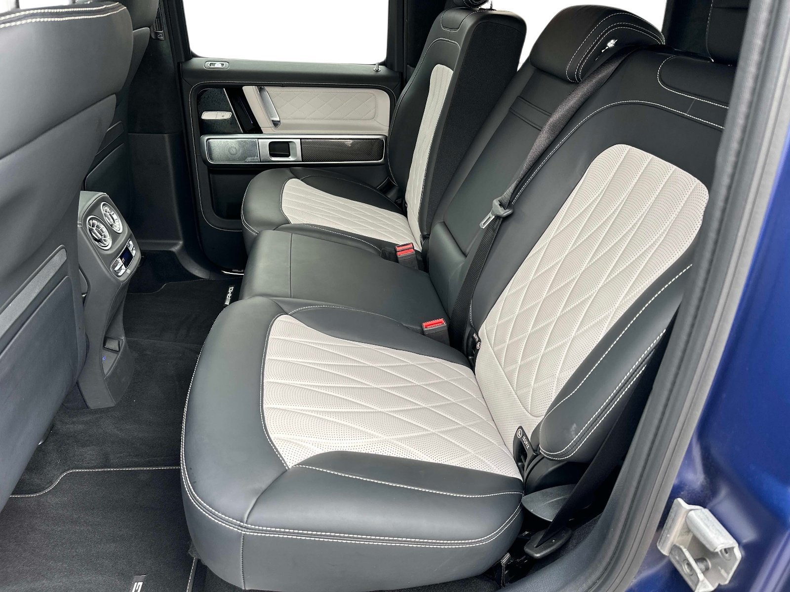 Certified Used 2025 MANUFAKTUR Brilliant Blue Magno Mercedes-Benz AMG® G 63 image 11
