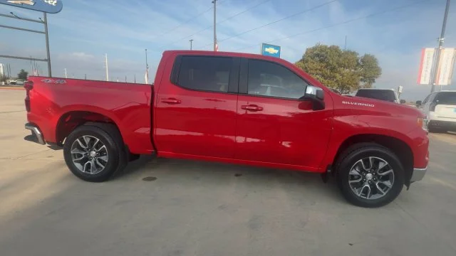 2023 Chevrolet Silverado 1500 LT - Photo 9