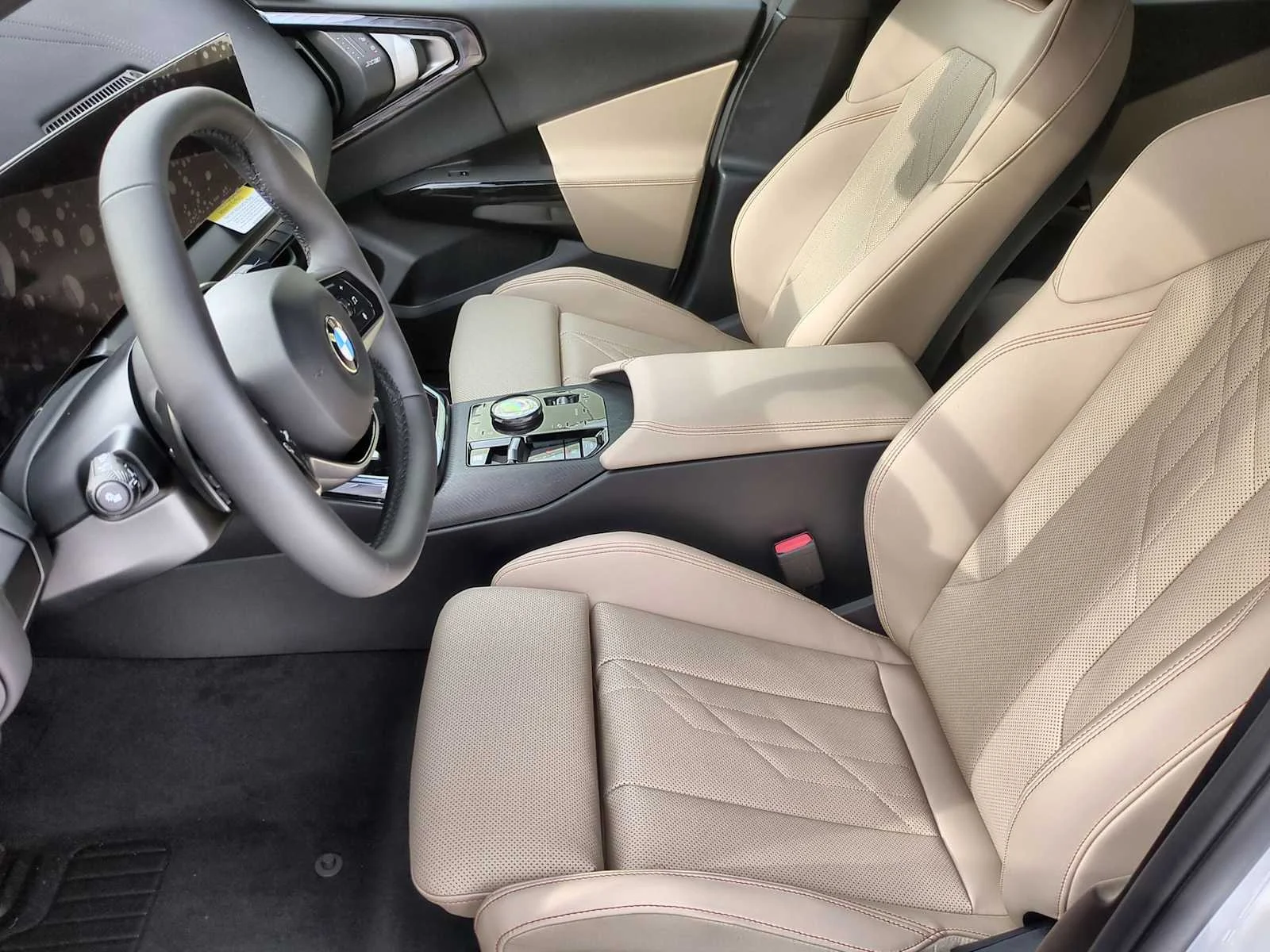 New 2026 Mineral White Metallic BMW 30 xDrive image 16