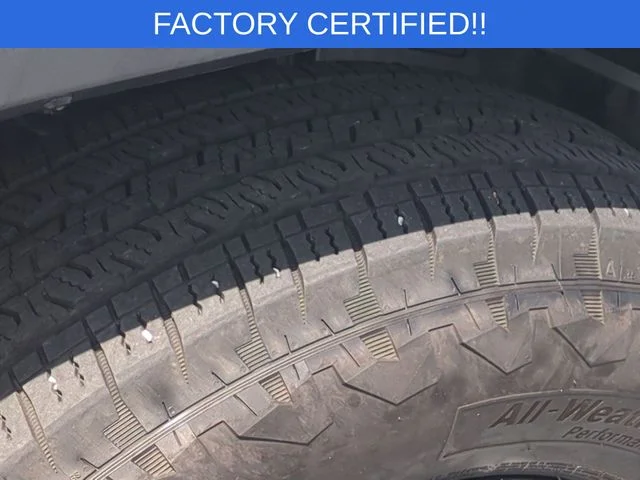 Used 2024 Silver Jeep Sport S image 11