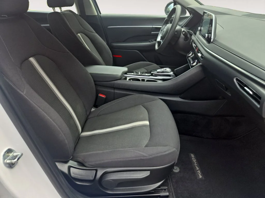 Used 2022 Gray Hyundai SEL image 16