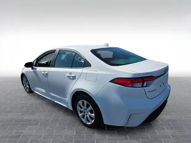 Used 2025 White Toyota LE image 5