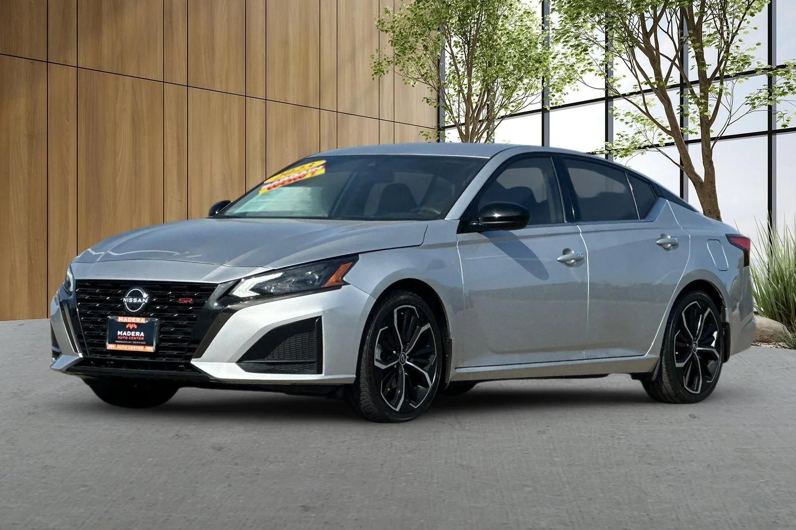 Used 2023 Silver Nissan 2.5 SR image 8