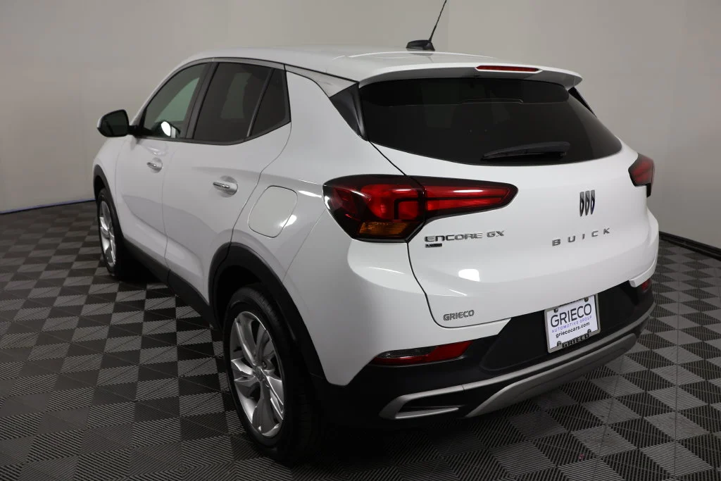 Used 2026 Summit White Buick Preferred image 6