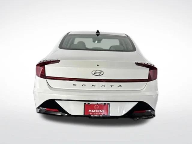 Used 2023 White Hyundai SEL image 8