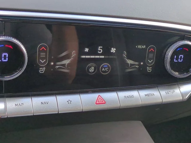 2025 GENESIS GV70 Standard - Photo 21