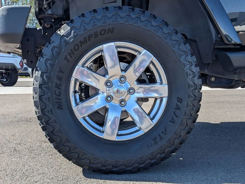 Used 2013 Black Jeep Sahara image 23