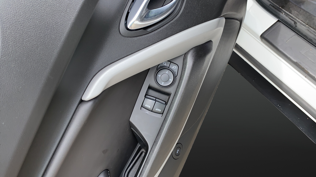 Used 2019 Summit White Chevrolet SS image 21