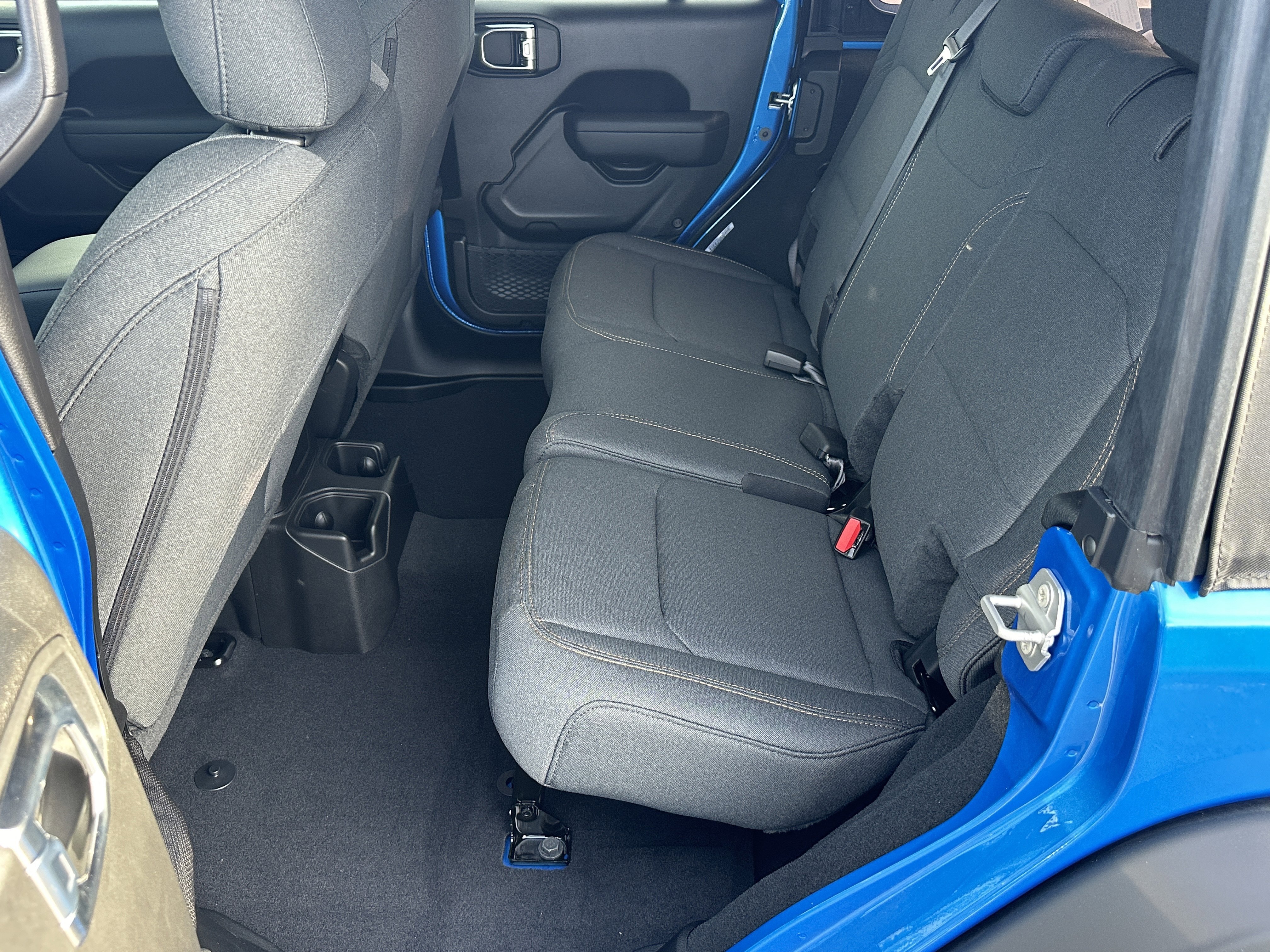 New 2026 Hydro Blue Pearl-Coat Exterior Paint Jeep Sport S image 21