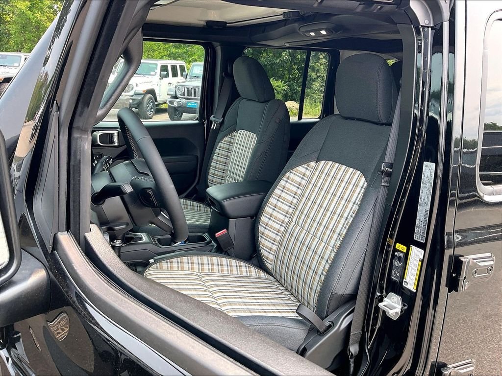 New 2026 Black Clear-Coat Exterior Paint Jeep  image 11
