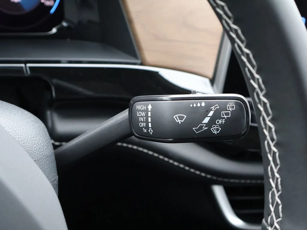 New 2026 Black Volkswagen 2.0T SE w/Technology image 29