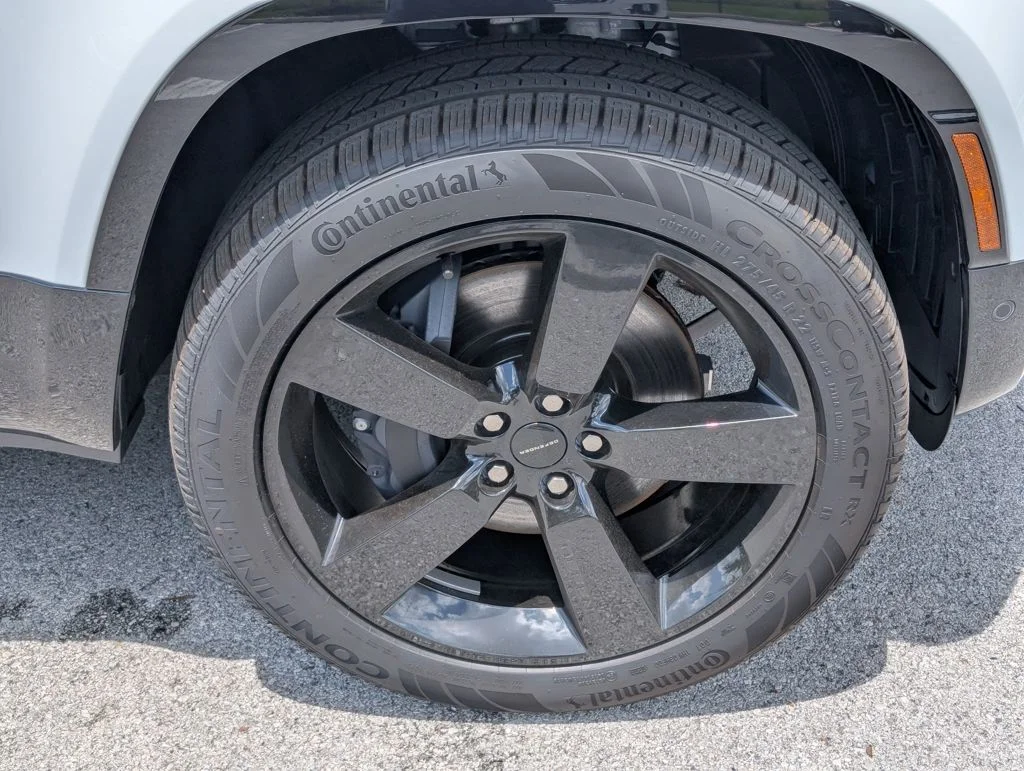 New 2026 Fuji White Land Rover X-Dynamic SE image 31