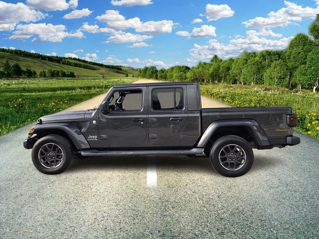 Used 2020 Gray Jeep Overland image 3