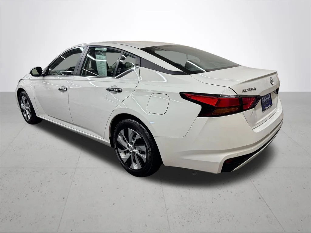 Used 2024 White Nissan 2.5 S image 4