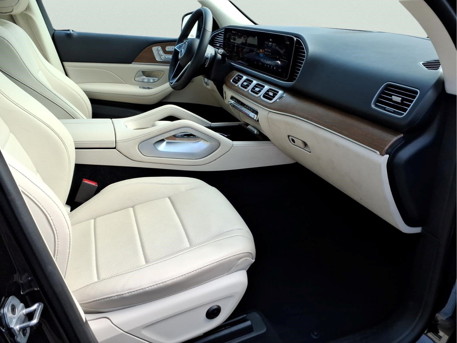 Certified Used 2024 Black Mercedes-Benz GLE 350 4MATIC® SUV image 30
