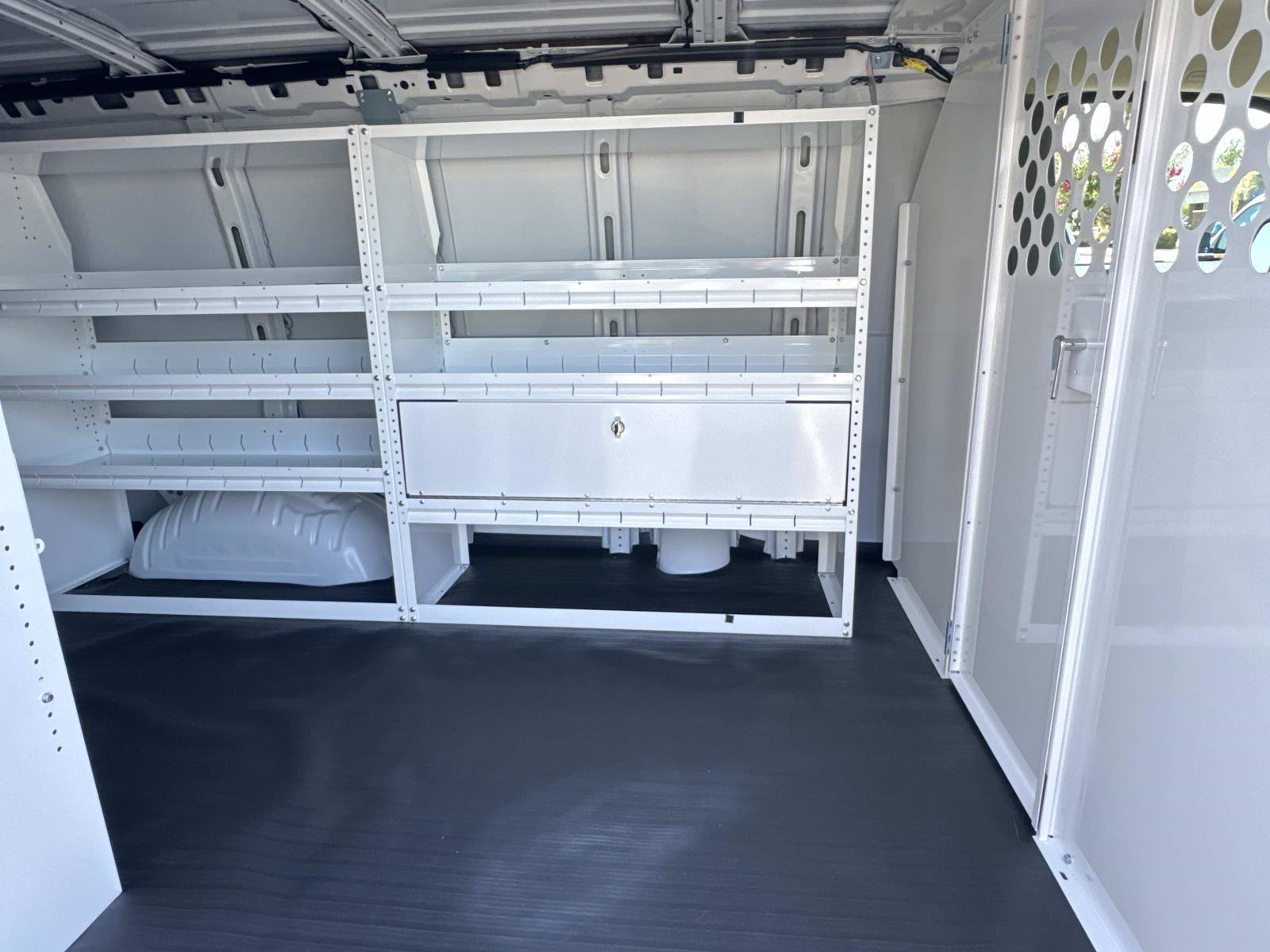 2025 GMC Savana Cargo Work Van - Photo 23