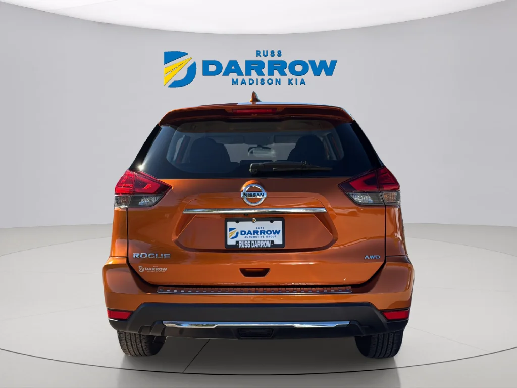 Used 2017 Monarch Orange Nissan S image 4