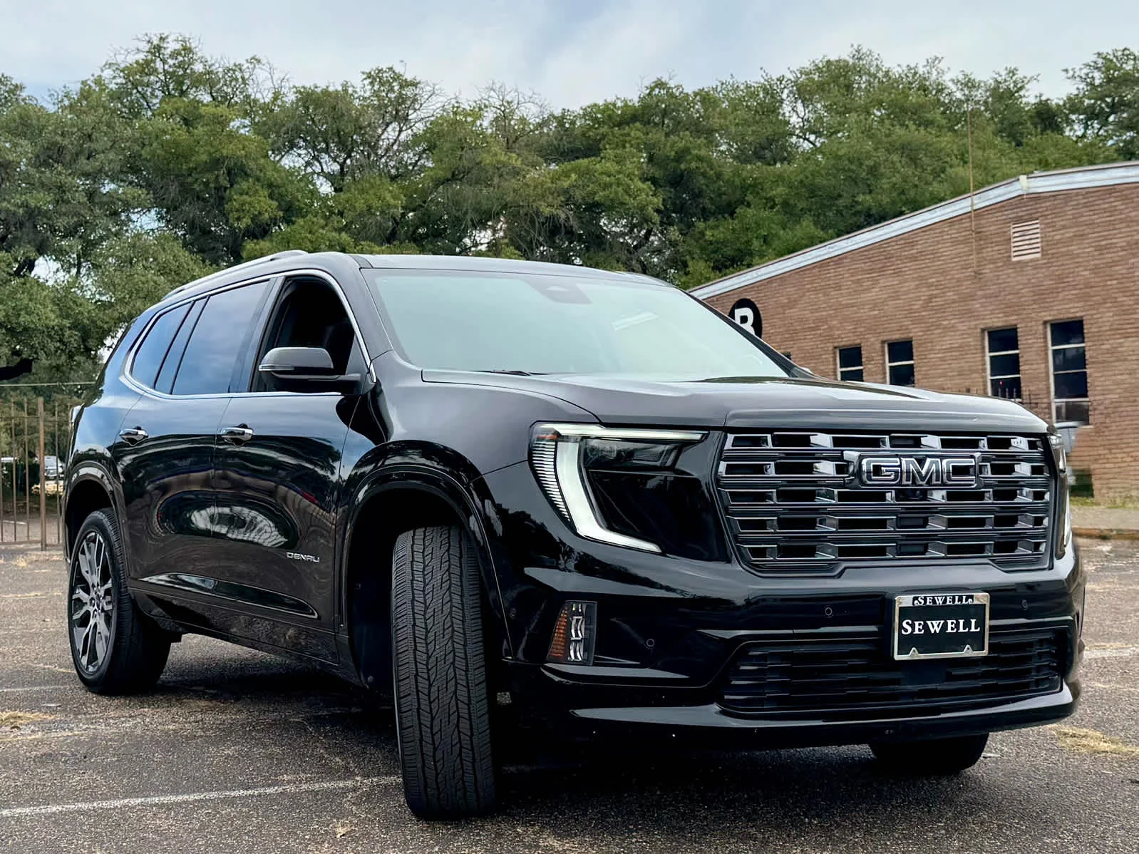 Certified Used 2026 Ebony Twilight Metallic GMC Denali Ultimate image 9