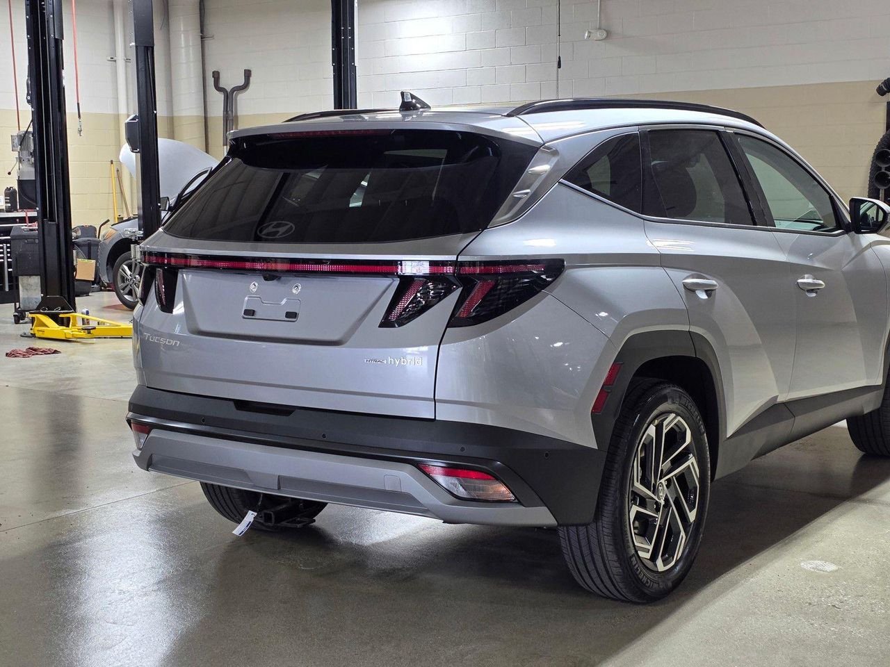 New 2026 Shimmering Silver Hyundai Limited image 11