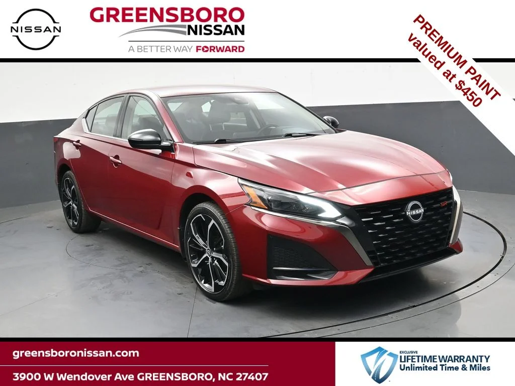 Used 2025 Red Nissan 2.5 SR image 1