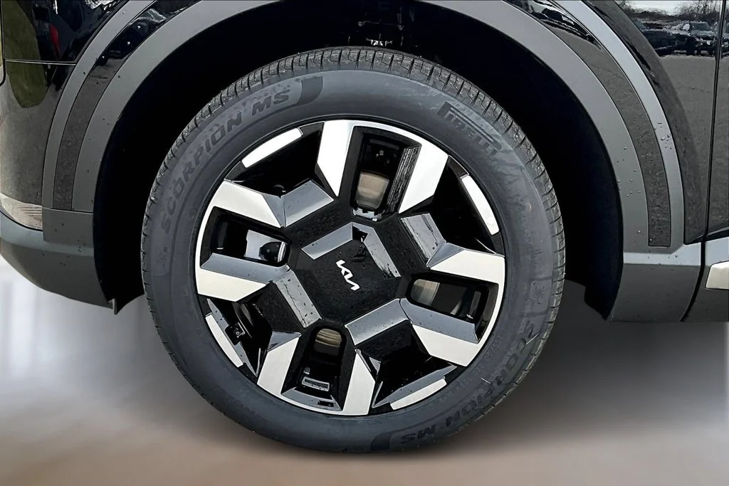 New 2027 Ebony Black Kia S image 11